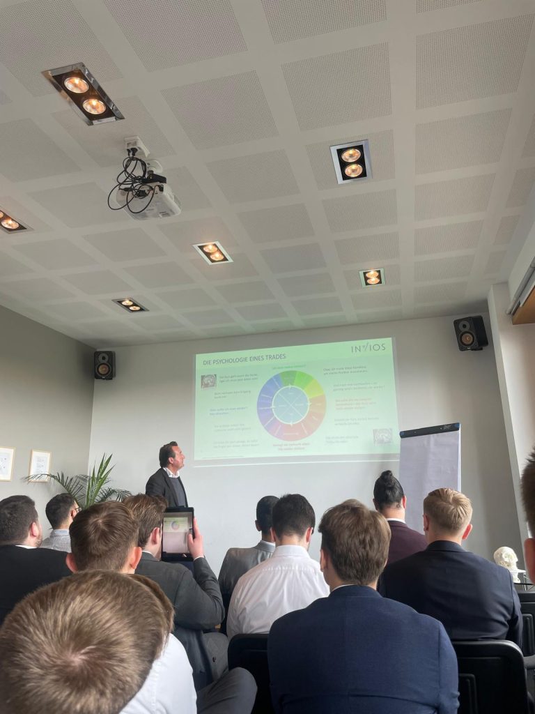 15.06.24 | Finanzdienstleister Investment Talk | Thema: „Ein Tag im Leben eines Fondmanagers“