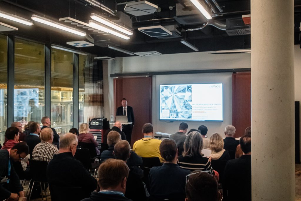 05.04.2025 | B2MS Anlegertag München | Vortrag: „Die Geheimnisse der Profis: Erfolgreiche Anlagestrategien für Privatkunden in turbulenten Zeiten“